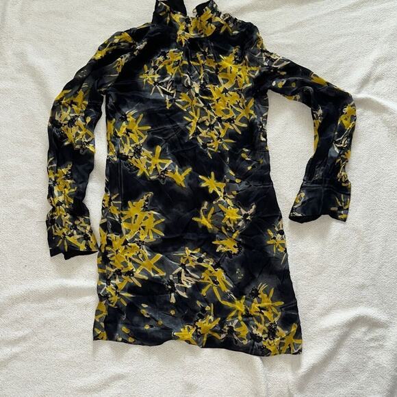 Milly Georgette silk mock turtleneck yellow and black watercolor floral print be - Picture 2 of 5